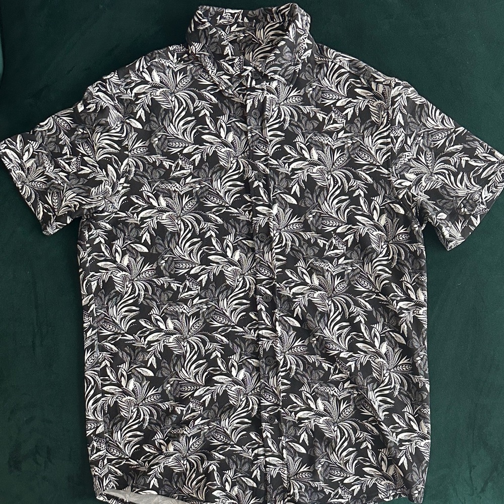 Men's Black and White Leaf Print Shirt